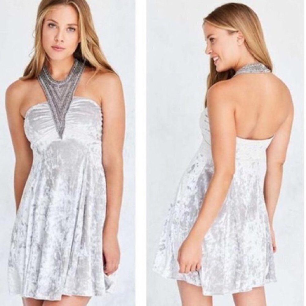 NWT Kimchi Blue Diamondette Embellished Gray Crushed Velvet Babydoll Min… - Picture 3 of 8